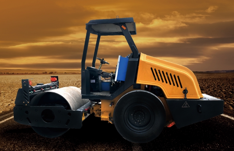 YZC6.0煤礦用防爆單鋼輪振動(dòng)壓路機(jī)